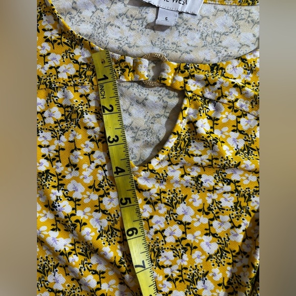 Nine West Women’s Slit Neck Long Sleeve Top yellow black white floral S - Picture 13 of 16